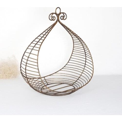 Newborn photo Hanging Basket Photography Restoring Ancient Bed Little Metal Bed Newborn Photography Props