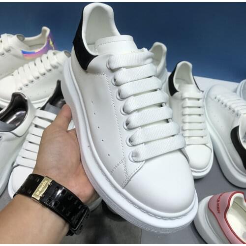 2021 new McQueen rubber tail small white shoes womens thick soled high rise leisure sports shoes lovers board shoes black tail