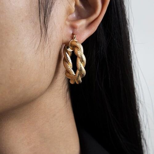 Simple Big Geometric Hoop Earrings Gold Color Circle Huggie Earrings for Women Vintage Fashion Party Punk Charm Trend Jewelry
