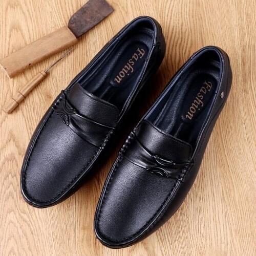 Brand mens shoes natural leather mens shoes 2019 spring and autumn fashion new simple lightweight soft bottom black loafers