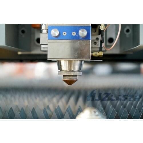 Sheet metal 2kw fiber laser cutting machine and equipment