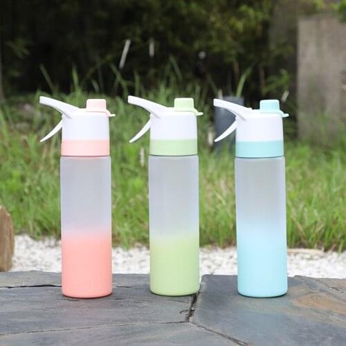 700ml Large Capacity Spray Cup Unisex Fitness Outdoor Sports Water Bottle Dual-use Water Cup Can Be Drunk Spray Heat Cooling