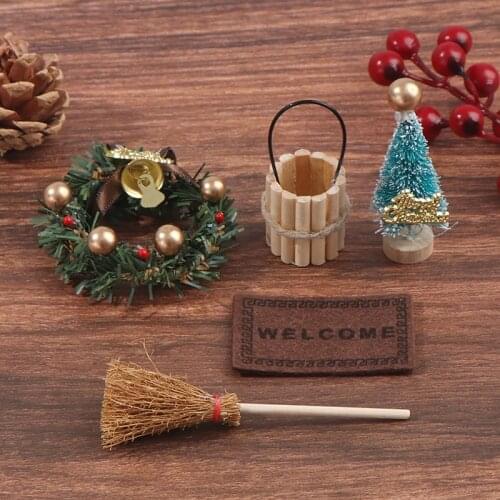 1 set 1/12 Dollhouse Miniature Christmas Tree Wreath Broom Carpet Bucket Accessories Dollhouse Miniature Accessories