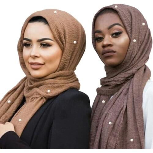 2021 Fashion muslim cotton crinkle scarf hijab plain islamic pearls head scarf shawls and warps turban foulard femme musulman