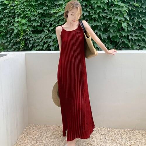 New ! 2 Colors Women Long Black Pleated Slip Dress Summer 2021 Runway Backless Korean Fairy Beach Vacation Party Night Dresses
