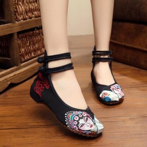 Charming Face Pointed Toe Old Beijing Flat Shoes Chinese Traditional Style Soft Rose Embroidery Casual Dance Shoes Zapatos Mujer