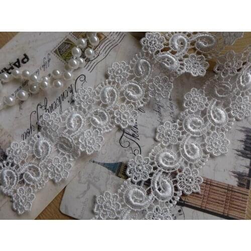 Retro Venice Lace Trim White Floral Embroidery Lace 1.38 inch wide 2 Yards