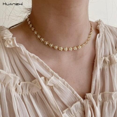 HUANZHI 2020 New Korea Retro Gold metal Bead flower Clavicle Chain Necklace for Women Girls Wedding New Jewelry Gifts