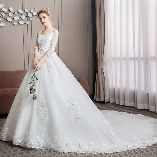 2021 Long Tail Half Sleeve Wedding Dress Princess Wedding Gown Lace V Neck Bridal Dress Plus Size
