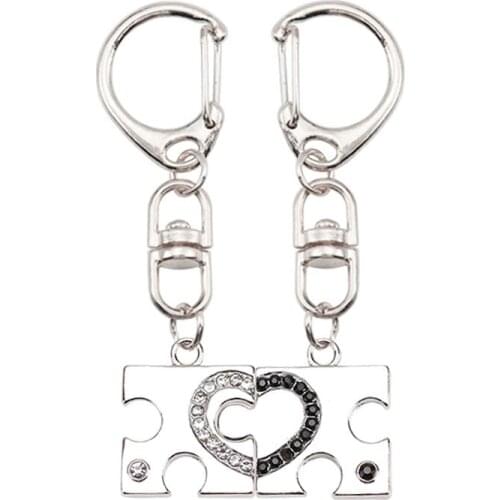 Creative Fashion Couple Keychain Geometric Heart-shaped Inlaid Rhinestone Jewelry Men And Women Pendant Commemorative Gift 2021