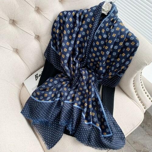 2021 Brand Autumn and Winter Womens Beach Shawl Wool 15% Scarf Ladies Fashion Scarf Headscarf Pashmina Headscarf Silencer