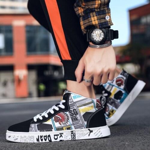 Fashion Sneakers For Men Classic Graffiti Lace-up High Style Spring Autumn Vulcanized Flat With Camouflage Casual Shoes Men