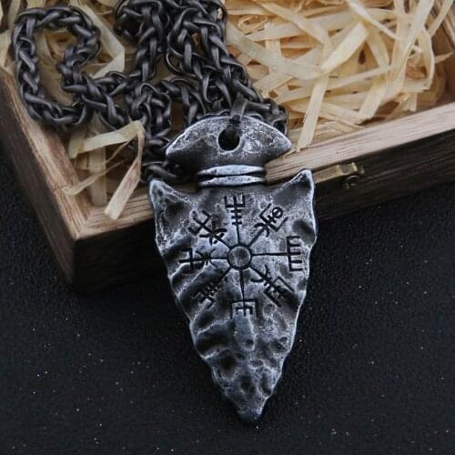Fashion Vintage Viking Rune Pendant Necklace Compass Men and Women Punk Cone Triangle Necklace Gift Jewelry Accessries