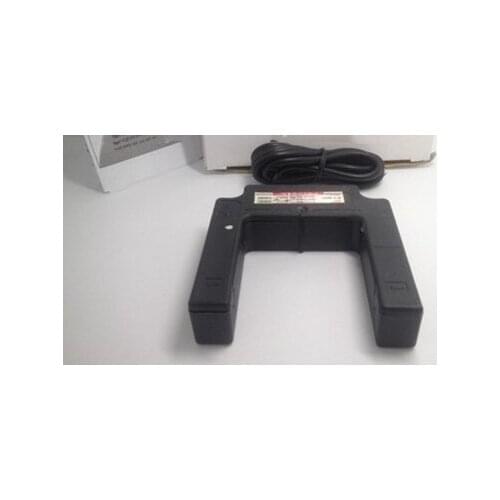 Groove-type photoelectric switch U-type groove counter-radiation photoelectric sensor. Groove spacing 50MM 220V