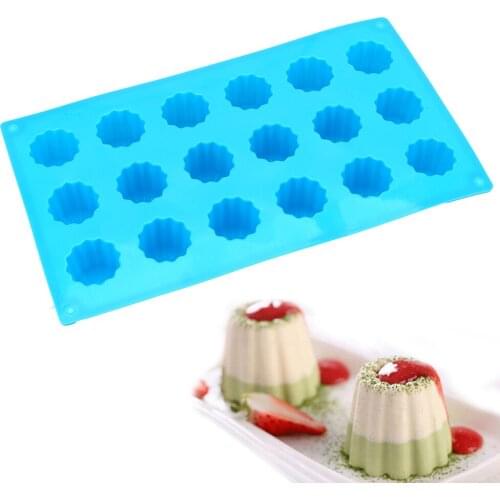 18 Holes Small Flower Muffin Shape Baking Tools Silicone Cake Chocolate Mold Candy Baking DIY Cupcake Baking Pan Random Color