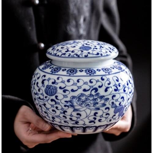 Vintage Ceramic Lotus Pattern Tea Caddy Large-capacity Sealed Storage Tank Candy Nut Storage Jar Classical Porcelain Home Decor