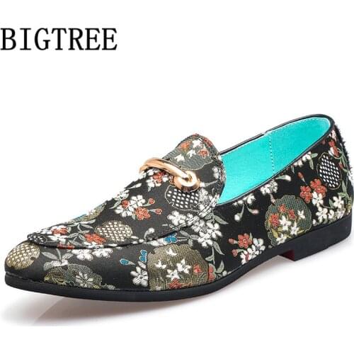 Wedding Men Shoes Elegant Brand Embroidery Party Shoes For Men Italian Dress Shoes Men Formal Sepatu Slip On Pria Buty Meskie