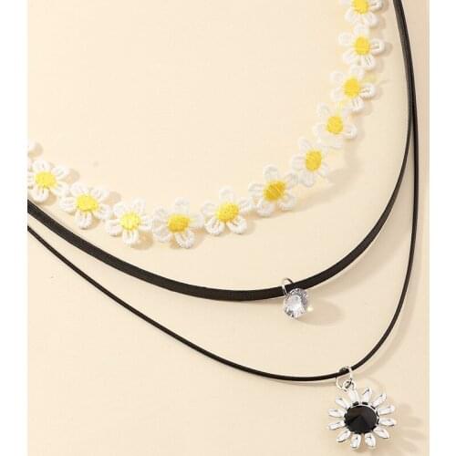 Multilayer Leather Daisy Lace Choker Necklaces for Women Cute Flower Collar Chain Sunflower Crystal Pendant Necklace Girl Party