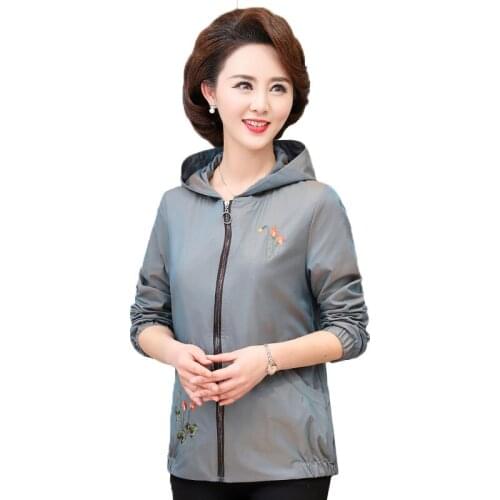 2020 Spring New Coat Jacket Middle-aged Womens Coat Short Embroidery Hooded Jackets Plus Size Women Coat Thin Top Mother Dress