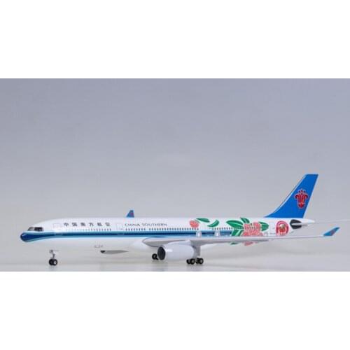 47CM 1:135 Scale 330 A330 Model AIR China SOUTHERN Airlines Airway W Base Wheel Lights Resin Aircraft Plane Toy for collections