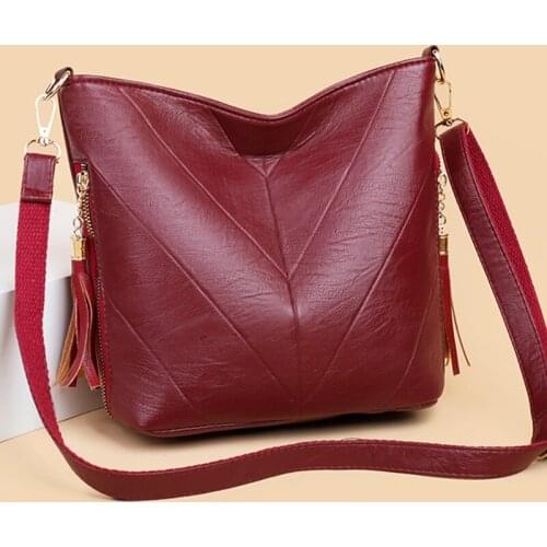 Large Capacity Bucket Shoulder Bag Tassel Crossbody Bags for Women Designer Purses and Handbags Sac A Main Big Tote Satchels