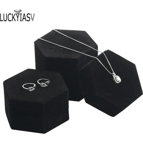 3pcs Black Velvet Hexagonal Flannel Jewelry Display Necklace Pendant Bracelet Ring Display Props Counter Window Display Prop
