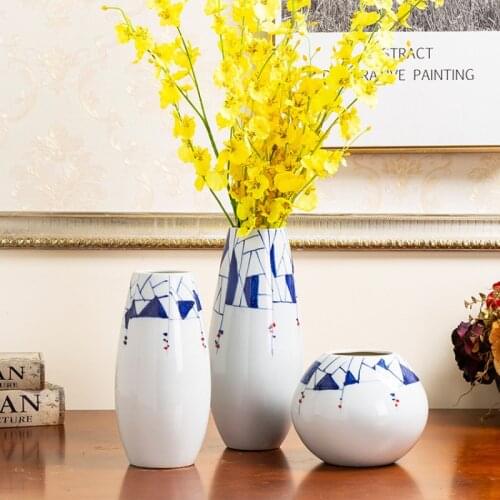 Jingdezhen Porcelain Blue and White Classic Small Mouth Flower Arrangement Ceramic Hand-painted Vases