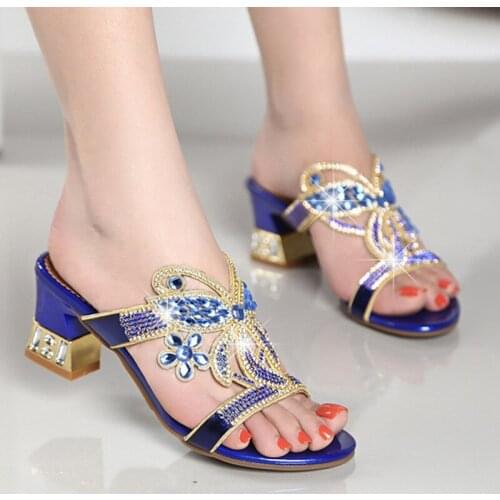 Fashion womens sandals 2021 Women Crystal Slippers Glitter Bling Female Flip Flops Outdoor Ladies Slides Hot Beach Shoes