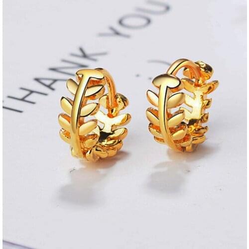 Cute Girls' Simple Hoop Earrings Tiny Leaf-Shape Huggies Lovely Minimal Hoops Gold/White Small Ear Piercing Jewelry For Women