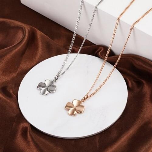 OUFEI Stainless Steel Necklaces & Pendants Clover Women Simple Four-leaf Clover Of Design Of Necklace Elegant Refined Necklace