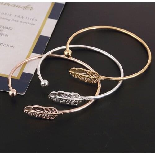 Hot Alloy Feather Opening Bracelet Women Fashion Temperament Bracelet Sweet Feather Bracelet High Quality Gift