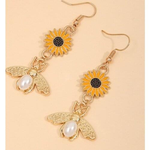 2021 Hot Selling Sunflower Tiny Honey Bee Stud Earrings White Yellow Zircon Stone Earrings Animal Jewelry