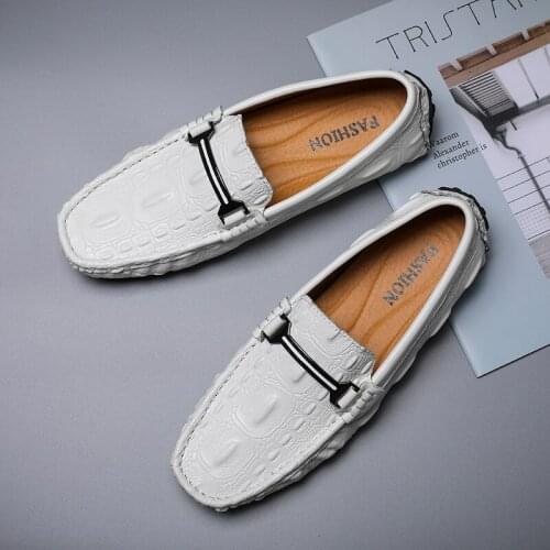 FIXSYS Man Casual Shoes Leather Driving Shoes Outdoor Slip-on Moccasins Buckle Design Casual Loafers Crocodile Mens Boat Shoes