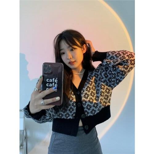 Autumn and winter puff sleeve color matching pattern short section knitted sweater