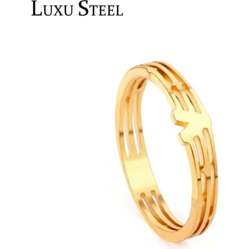 LUXUSTEEL Small Rings Women Party Gift Stainless Steel Gold Color Couple Finger Rings Wholesale Letter V Rings Wedding