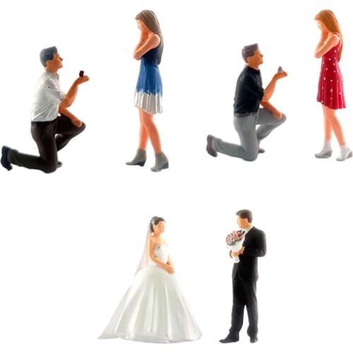 2x 1:64 Characters Resin Wedding Doll Street Scenery Scenario Diorama Model