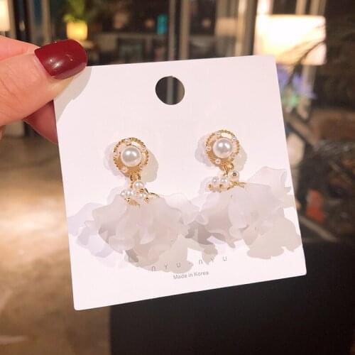 KNOCK White Shell Crack Flower Petal Drop Earrings For Women New Cute Sweet Irregular Earrings Trendy Jewelry Gift
