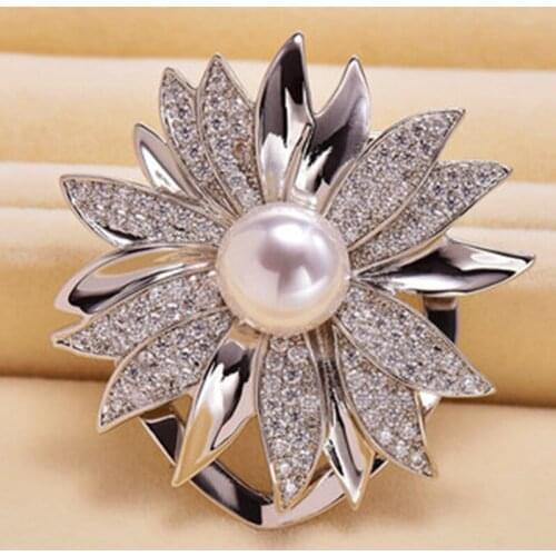 Fashion Luxury Big Pearl White Crystal Sunflower Brooches Gold Silver Color Rhinestone Alloy Plant Brooch Lady Party Pins Gifts