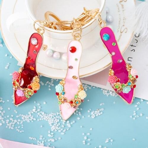 Creative Gifts Girls Chrysanthemum Heels Rhinestone Key Sub-qi che Accessories Ornaments Metal Key Chain