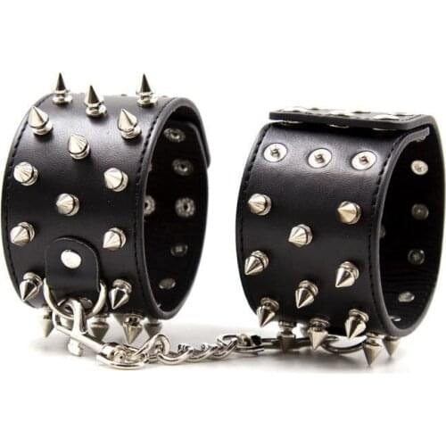 New the Dunhuang Express Hot Selling Spike Personality Leather Handcuffs Bracelet Bar Performance Props Wholesale on Behalf of h