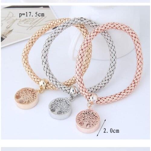 TYLFNL Golden Bracelets