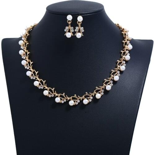 New Fashion Europe And Season New Imitation Pearls Crystal Small Necklace Set Women Long Chain Trendy Sweet Jewelry Femme