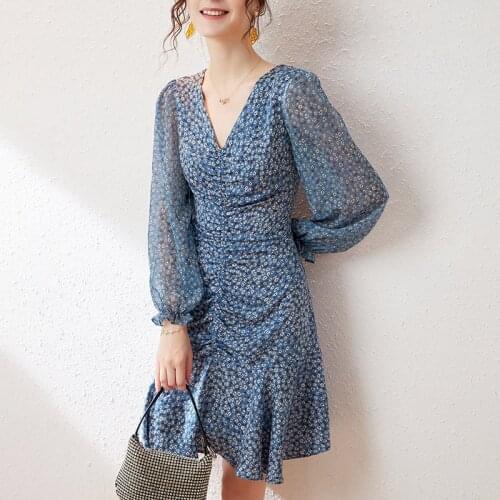 Europe and America 2021 autumn new V-neck blue broken Flower Lantern Sleeve Ruffle slim dress