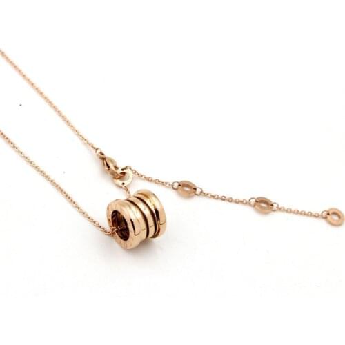 Lady Jewelry Roman Numerals Necklace Stainless Steel Spring Pendant Necklace Chain Link Love Clavicle Short Necklace Women K29-1