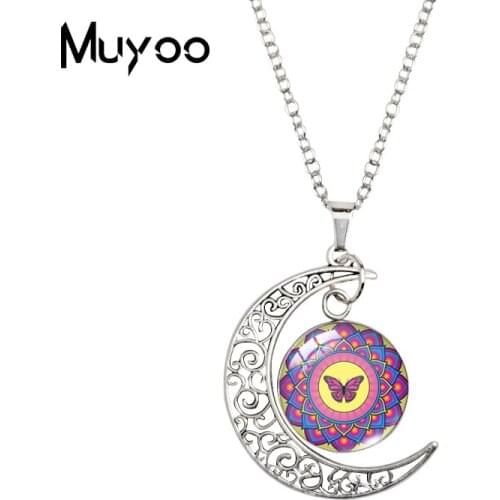 2020 New Butterfly Mandala Moon Necklace Butterflies Art Pendant Glass Dome Necklaces Round Moon Jewelry