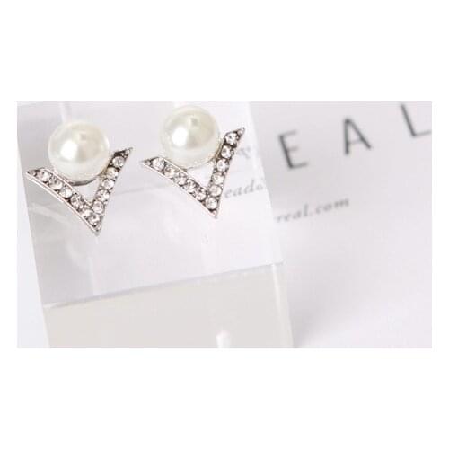 Personality Wild Asymmetric Crystal Pearl Earrings Lady Factory Approved Earrings Crystal Earrings 2018Punk New Fashion Earrings