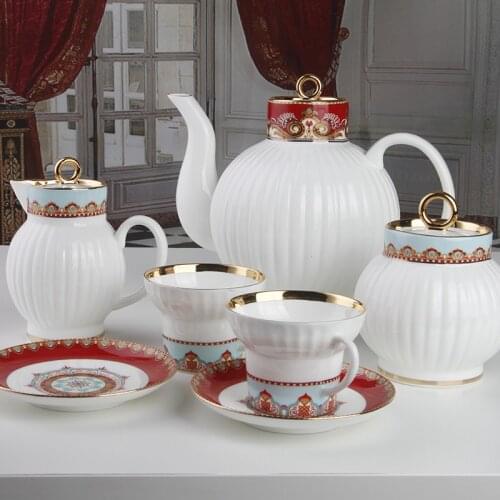 English bone china coffee set coffee cup plate sugar pot pot set European court style tea set