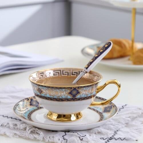 European Bone China Coffee Cup and Saucer Set Royal Luxury Handmade Porcelain Teacup Creative Gold Espresso Cup High Quality D6D