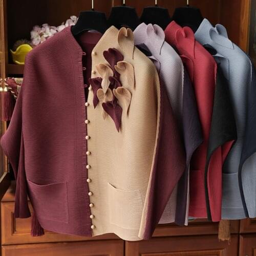 2021 Spring Chinese style 3D Appliques bat sleeve plus size Top with beaded button up shirt women Indie Vintage Pleated Clothes