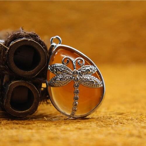 12 pcs Carnelian Dragonfly Natural Stones Pendants Necklace Healing Jewelry Pendulum Amulet For Wholesale Free Shipping